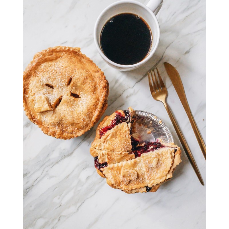 KitchenDance Disposable Plastic Pie Pans with Clear Clamshell Containers -