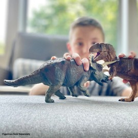 Safari Ltd. Triceratops Figurine - Detailed 10.5" Prehistoric Figure - Dinosaur Toy for Boys, Girls, and Kids Ages 4+