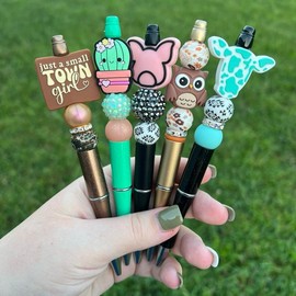 Live claim listing for pens, wristlets, keychains,etc.:_$1