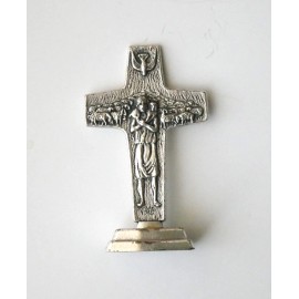 Pope Francis 2-3/4" Good Sheppard Cross Stand (Vedele)