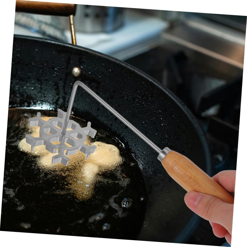 ULTECHNOVO 1 Set Snowflake Design Oil Frying Mold Creative Hollow