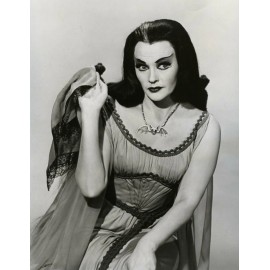 THE MUNSTERS (LILY) YVONNE DE CARLO 8x10 Photo