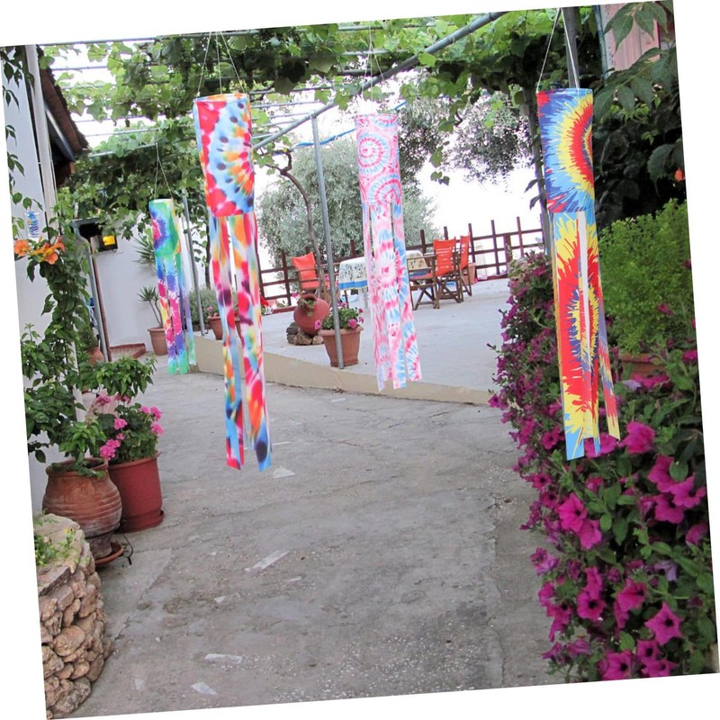 Yardwe Pack of 4 Colourful Wind Socks for Garden and