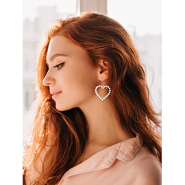 Pearl Earrings for Women Vintage Pearl Dangle Stud Earrings Delicate Pearl Jewelry Bridal Earrings for Wedding Prom Earrings