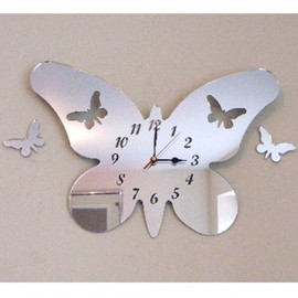 Super Cool Creations Butterfly Clock with Two Floating Butterflies 30cm x 21cm with 2 butterflies