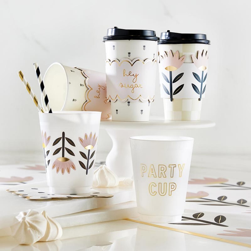 Santa Barbara Design Studio 8-Count Disposable Paper Coffee Cups, Sleeves