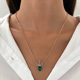 Inilbran Boho Green Emerald Crown Choker Necklace Vintage Crystal Crown Pendant Necklace Gold CZ Queen Crown Necklace Green CZ Crown Chain Necklace Jewellery for Women and Girls, Zinc