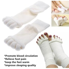 RuiChy Toe Separator Socks with Bunion Pads, Foot Alignment Socks Bunion Toe Socks Bunion Pads Corrector Yoga socks Toeless Socks for Women, White, One Size