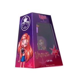 Bratz x Beauty Creations | Lip Oil Aceite Labial Consistencia Gruesa, Alto Brillo, Color Sutil, Hidratación, Aroma a Vainilla (Yasmin, 1 pz)