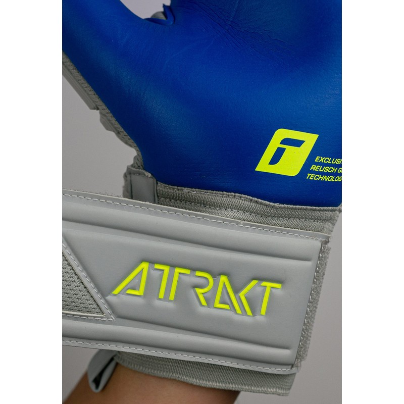 Reusch Attrakt Freegel Silver Unisex Goalkeeper Gloves with Inner Seam