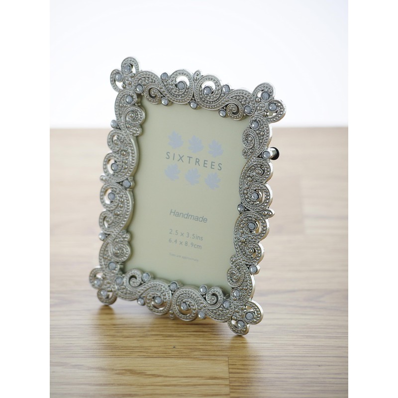 Antique Vintage and Shabby Chic Style silver metal photo frame