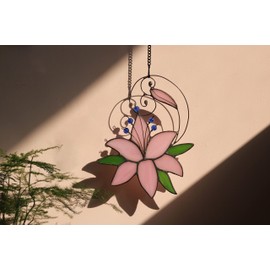 Lily Love Flower Gifts for Her Women, Mothers Day Anniversary Love Gift for Wife Girlfriend, Stained Glass Window Hanging Floral Suncatcher Gifts, Valentine Day Gift for Her
