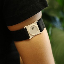 Diasticker® Freestyle Libre 3 – Fixation Strap | Flexible – Waterproof – Strong Hold | Sensor Protection, Fixation for Freestyle Libre Sensor | Holder: White (Medium: 25-35 cm, Royal Blue)