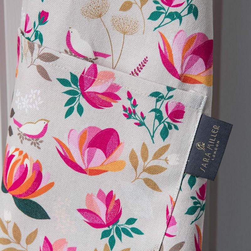 Sara Miller 287133J Flamingo Repeat Adult Apron in Presentation Box