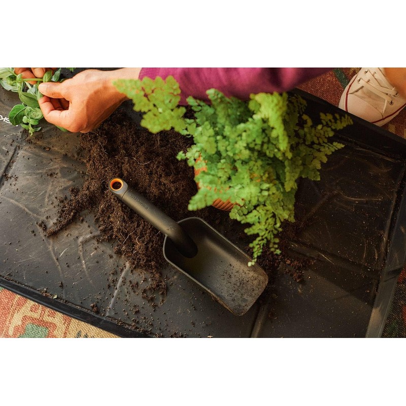 Fiskars Planting Mat, Foldable, High mat edge, Suitable for repotting,
