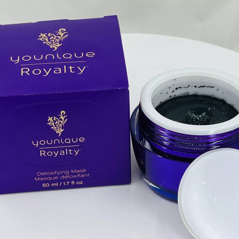 Younique Bamboo Charcoal Detoxifying Mask by Younique Royalty -(LOT OF