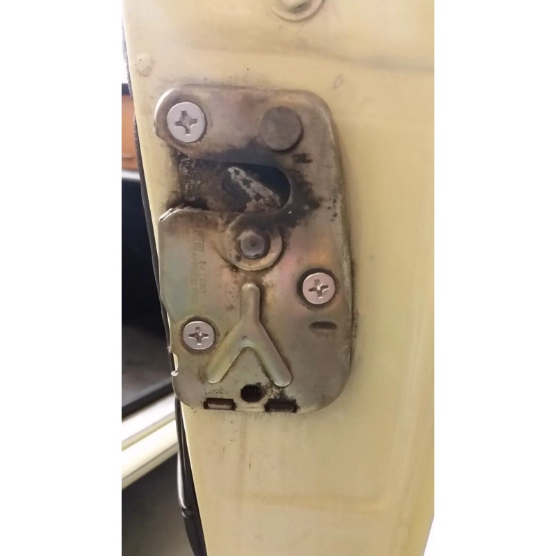 Triumph TR250-TR6 Spitifire Stainless Steel Screw Set for Door Latch