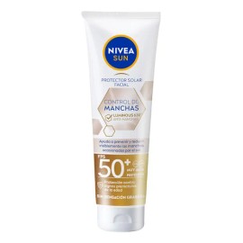 NIVEA SUN Protector Solar Facial Anti-Manchas Luminous630 FPS50 40 ml con Ácido Hialurónico, Vitamina E, textura ligera, refrescante y de rápida absorción sin sensación grasosa o pegajosa