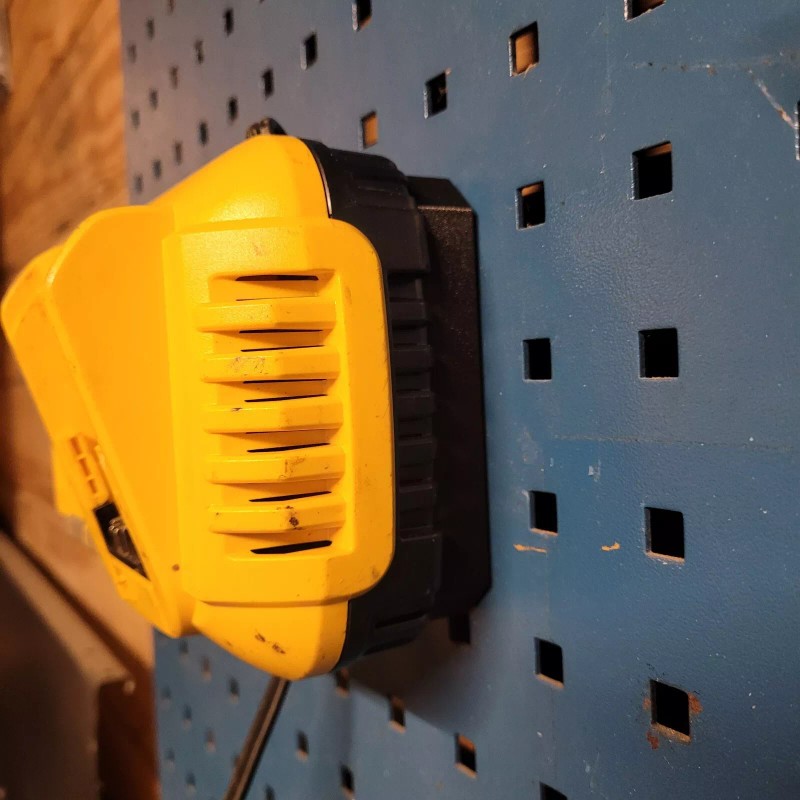 DEWALT Magnetic Charger Mount, Fits models DCB1106 & DCB118 12V,