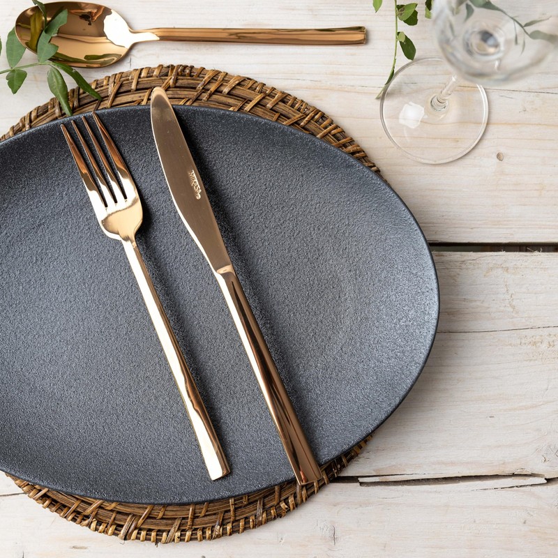 Maxwell and Williams Caviar 30cm Oval Plate