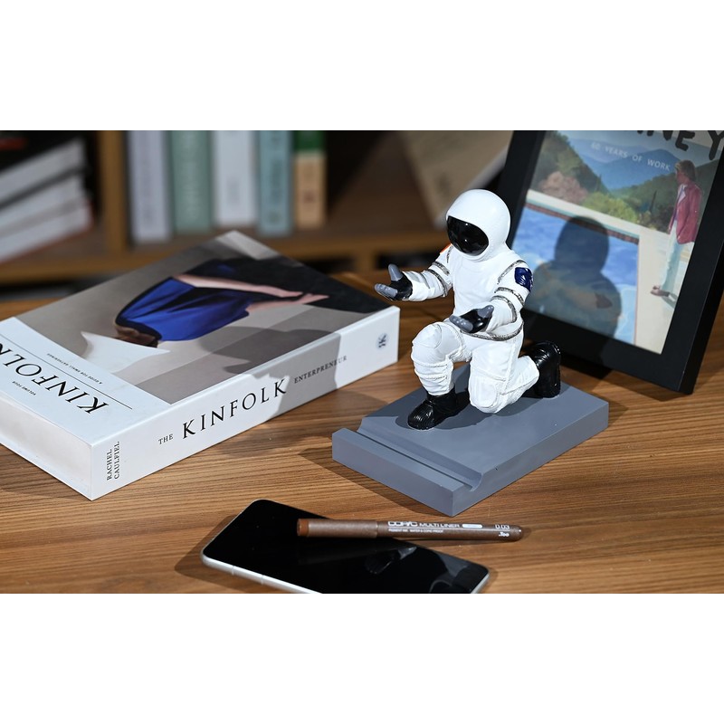CYXStar Astronaut Resin Pen Holder, Mobile Phone Stand, Device Stand,