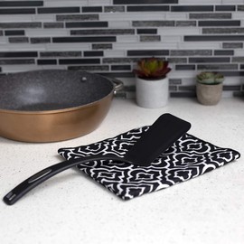 Home Basics Flexible Nylon Non-Stick Curved Handle, Heat Resistant, Non-Stick Kitchen Cooking Utensil for Baking, Frying, Grilling, Cooking, Black (Spatula)