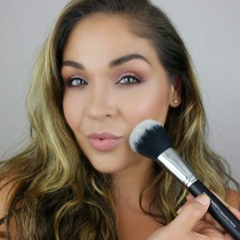 Large Finishing Powder Makeup Brush - Big Fluffy Domed Powder Make Up Brushes for Full Face, Body Bronzer Contouring, Loose, Mineral, Compact, Translucent Powders, Soft Synthetic Vegan Cruelty Free