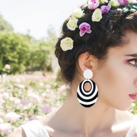 Acrylic Black White Earrings For Women Statement Geometric Drop Dangle Earrings,Round Resin Striped Earrings Party Jewelry (Style C)