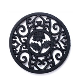 HwaGui Japanese Cast Iron Trivets Round Trivet with Rubber Pegs for Kitchen Teapot Stand Insulated Pot Mat to Protect The Desktop, 13.5 cm (5 Inch) - Black