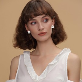 GPASTG Bohemian Tiny Daisy Flower Dangle Drop Earrings Boho Matte Painted Metal Floral Stud Earring For Women Lover and Friends (White 16)