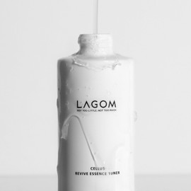 LAGOM LAGOM Cellus Revive Essence Toner Natural Nurturing Replenishment with 3-Layer Hyaluronic Acid Chamomile Lavender Face Calming Soothing Herbal Nutrition Sensitive Dry Oily All Skin 6.76 Fl Oz
