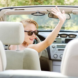 Mudder 2 Packungen Auto Gläser Halter Universelles Auto Visier Sonnenbrillen Halter Clip Leder Brillen Aufhänger und Ticket Karten Clip Brillen Halterung für Auto (Beige)