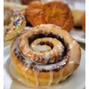 Cinnamom Bakery 12oz Jumbo Old-Fashioned Traditional Glaze Cinnamon Rolls (Pan