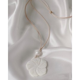 Boho Shell Flower Big Charm Pendant Necklace for Women Dainty Cute Long Rope Pearl Choker Necklaces Adjustable Chain Fashion Jewelry Gift Her