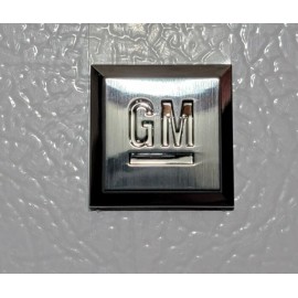 GM NEW! GM Mark of Excellence chrome 1-inch square Fender Emblem