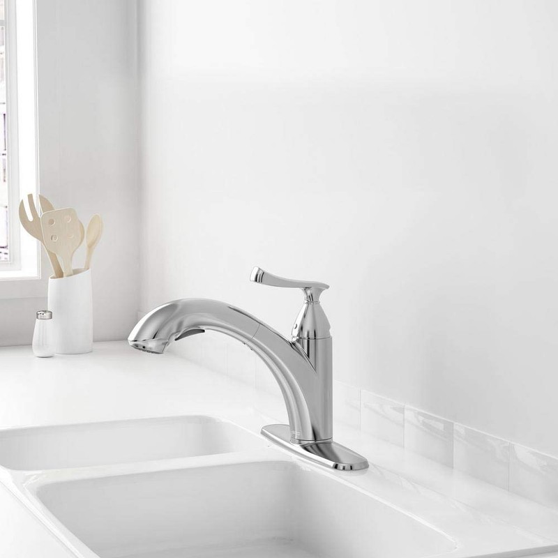 American Standard Chatfield Single-Handle Pull-Out Sprayer Kitchen Faucet in Chrome