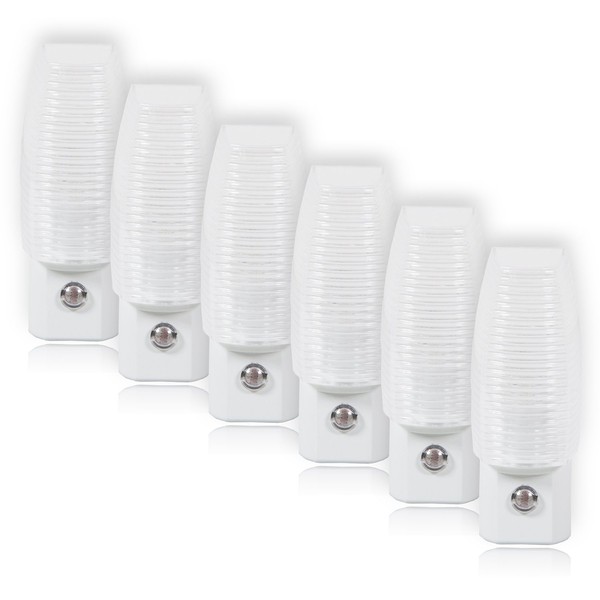 Maxxima MLN-16 LED Plug in Night Light with Auto Dusk