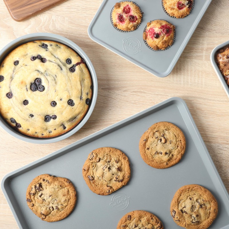 Sur La Table Kitchen Essentials Bake Sale Large 18 X