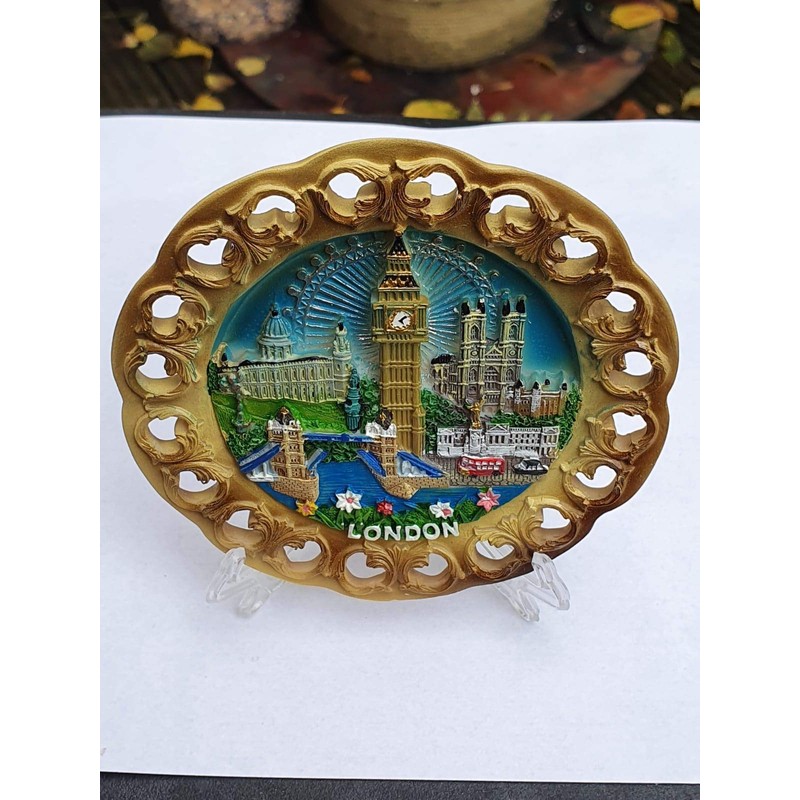 Wood Style Decorative Plate Detailing London Skyline: Big Ben, Tower