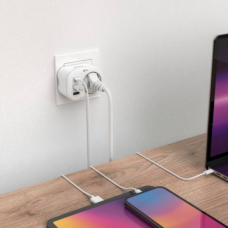 Hama Multiple Plug 4-Way (1 USB-C PD, 2 USB-A, 1