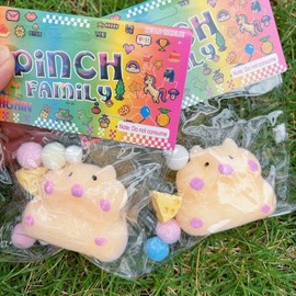 Soft texture toy, cute squishy toy, yellow hamster for stress relief / 말랑이 촉감 완구 귀여운 스퀴시 장난감 스트레스 해소용 노란햄스터