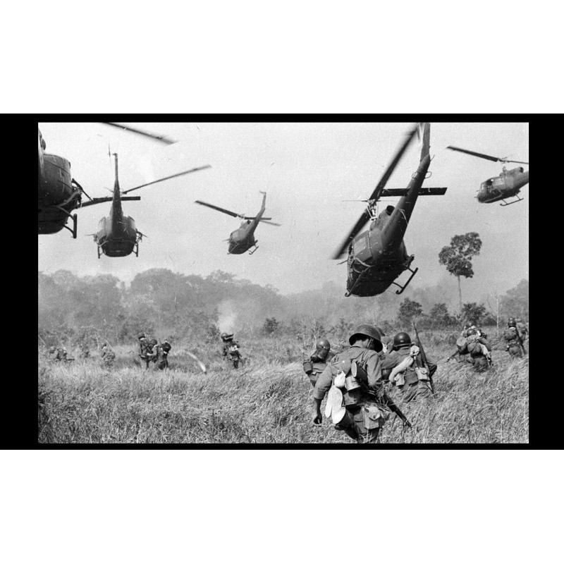 Vietnam War US Army Landing Zone Drop PHOTO Helicopters Fire