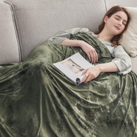 Guohaoi Cooling Blanket for HotSleepers - Arc-Chill Q-Max >0.5 Cool Fiber, 100% Oeko-Tex Certified, Summer Lightweight Throw Blanket, Absorbs Heat to Keep Body Cool for Night Sweats(90x90 Green)