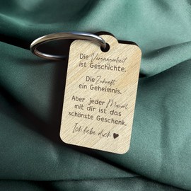 Liebes Geschenk - Ich liebe Dich Schlüsselanhänger handgemacht aus Holz, Glücksbringer, Romantisches Geschenk, Schlüsselanhänger für Verliebte, Geschenk für Partner, Liebesbotschaft