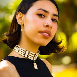 outROAR Gear American Indian Style Bone Choker Necklace, 4 Row Tan Traditional Hairpipe Beads, Unisex Adjustable