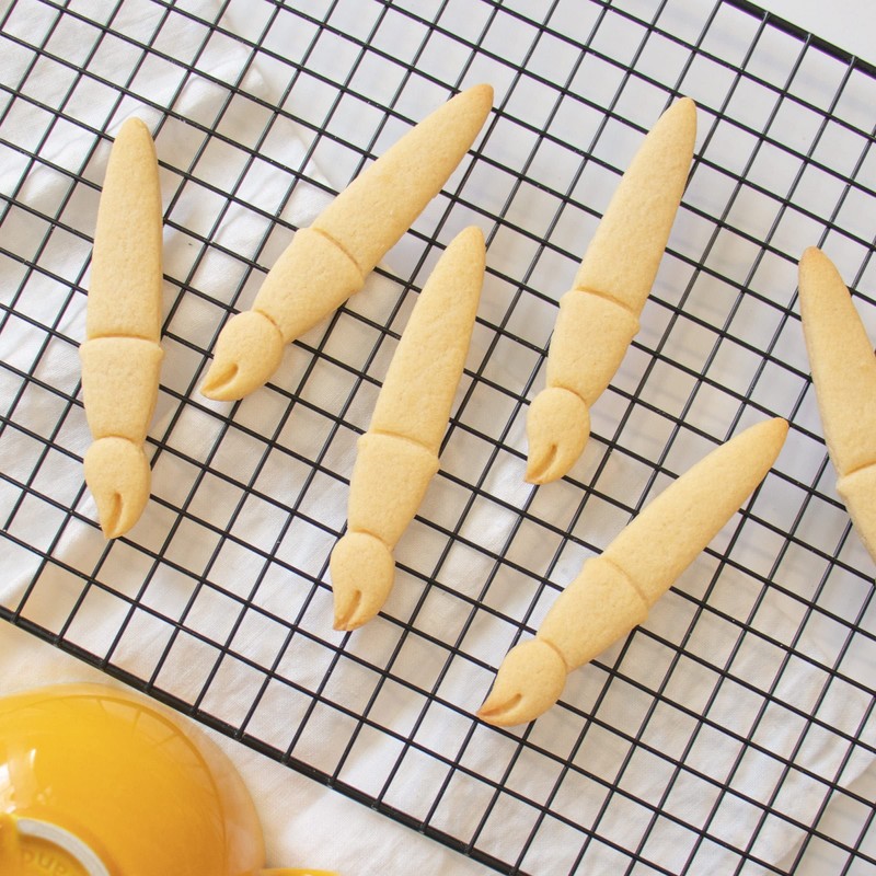 Brush Cookie Cutter, 1 Piece. Bakerlogy