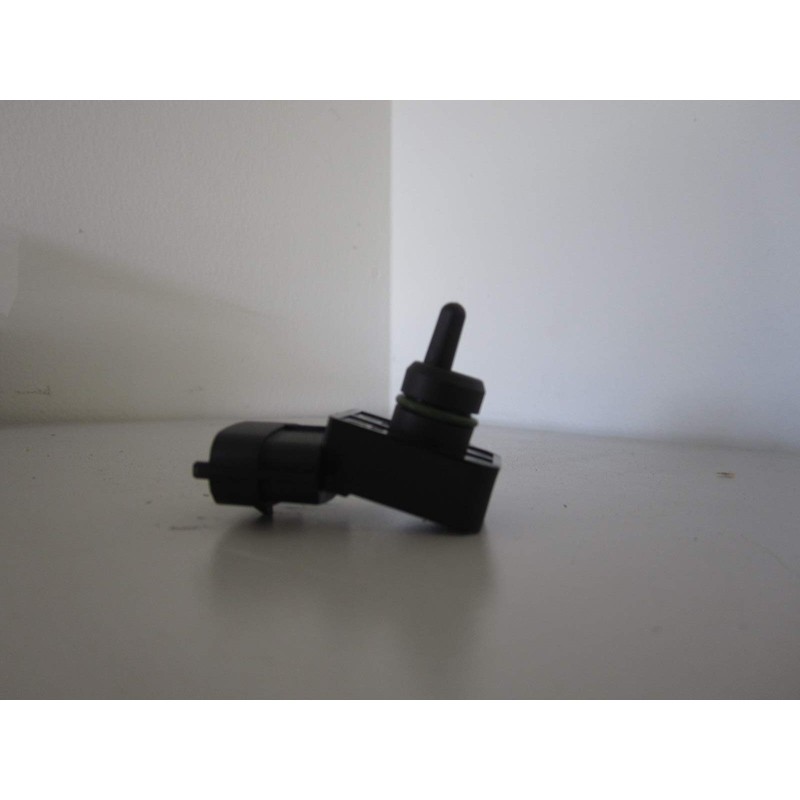Genuine Hyundai 39300-2B100 MAP Sensor Assembly, Black