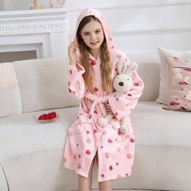 V.&GRIN Girls Fleece Hooded Robe, Kids Soft Plush Warm Printed Bathrobe Sleepwear Gifts for 5-14 Years（Light Pink Strawberry 7-8）