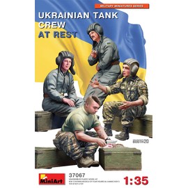 Miniart 1:35 - Ukrainian Tank Crew at Rest