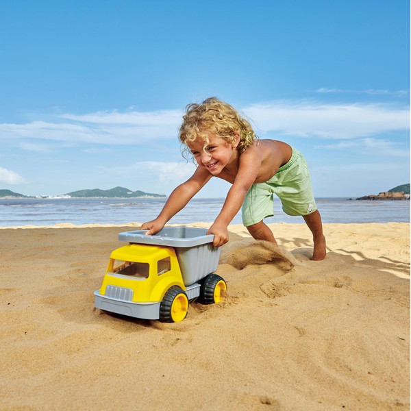 Hape Load & Tote Dump Truck Indoor/Outdoor Beach Sand Toy Toys, Yellow